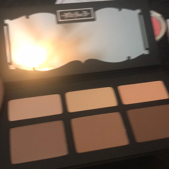 MAKEUP BUNDLE ❤️❤️ - Picture 4 of 8